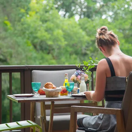 De La Mesange * Auriac-du-Périgord