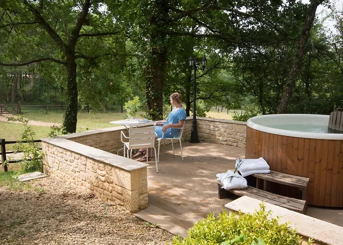 De La Mesange * Auriac-du-Périgord